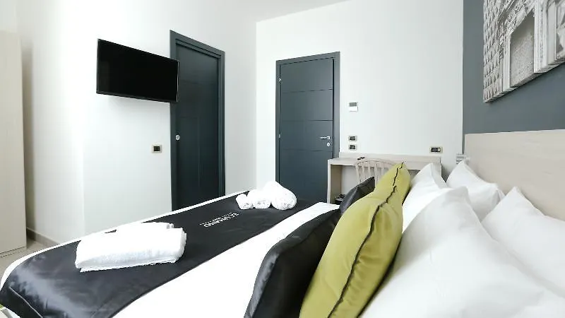 Ecumano Space Naples 3*,